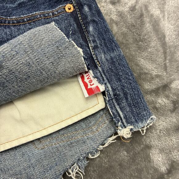 Vintage Levis 501 Jeans Shorts Womens Sz.25 Blue Button Fly Raw Hem Daisy Dukes - Picture 2 of 10